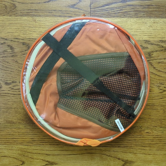 NWOT Pop-up Soft Dog Kennel - Picture 3 of 10
